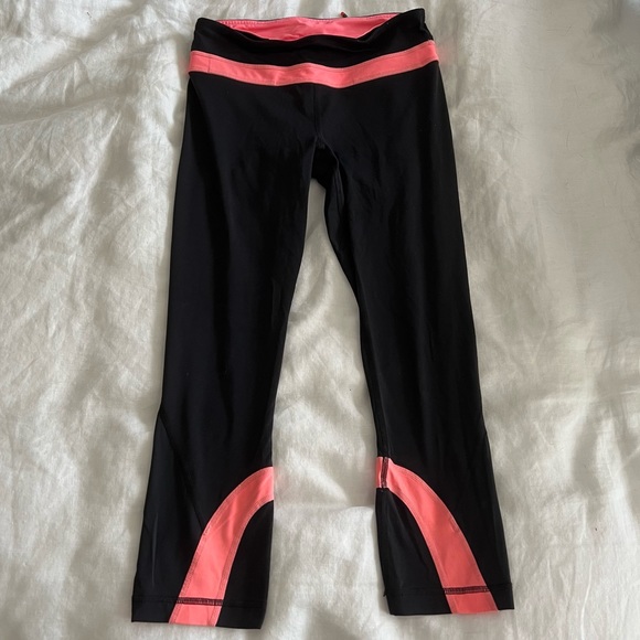 Lululemon Run Inspire Crop with Luxtreme mesh - Picture 2 of 7